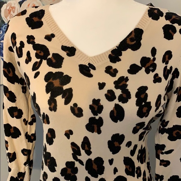 Forever21 leopard print sweater - Picture 2 of 2